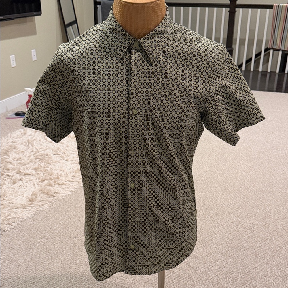 Lululemon Airing Easy Short Sleeve shirt, Large, NWOT